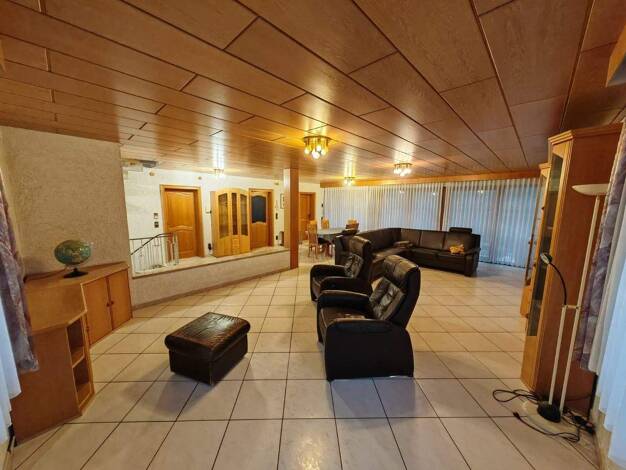 Einfamilienhaus zum Kauf 269.000 € 7,5 Zimmer 215 m² 915 m² Grundstück Hornbach 66500