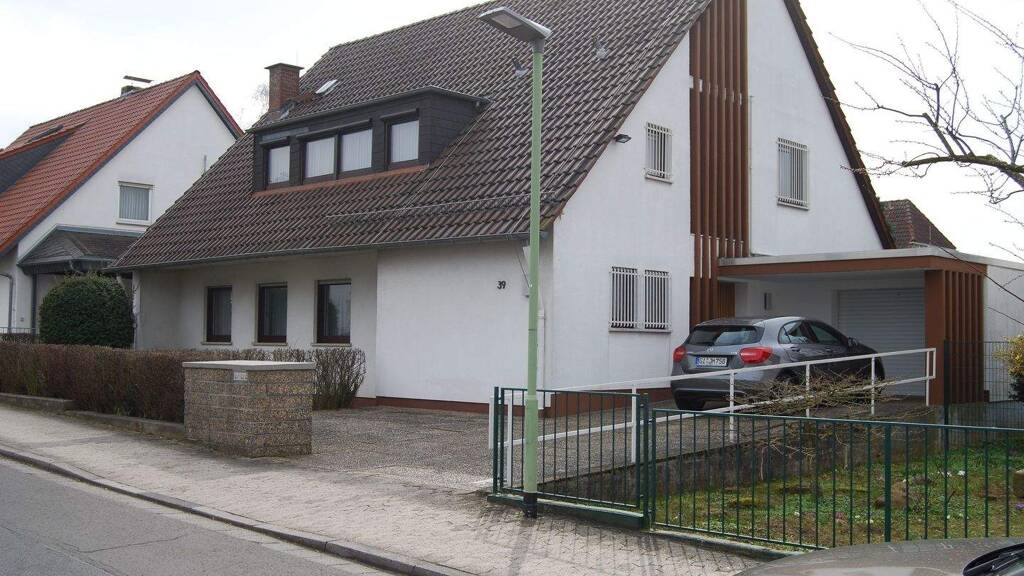 Einfamilienhaus zum Kauf 650.000 € 8 Zimmer 177,4 m² 640 m² Grundstück frei ab 01.02.2027 Birkenstraße 39 Friedberg Friedberg (Hessen) 61169
