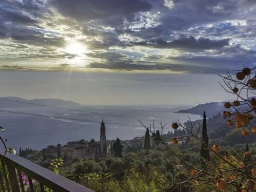 Villa zum Kauf 1.690.000 € 10 Zimmer 300 m² 3.000 m² Grundstück Gargnano