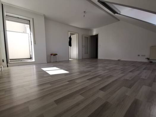 Wohnung zur Miete 700 € 2 Zimmer 58 m² Geschoss 2/3 frei ab sofort Heppenheim Heppenheim 64646