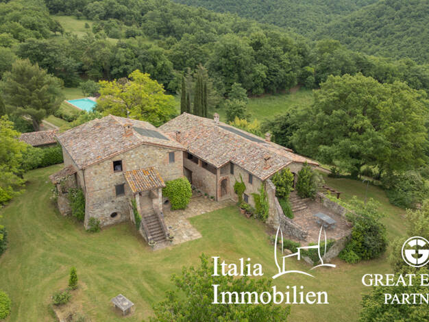 Bauernhaus zum Kauf 1.900.000 € 25 Zimmer 731 m² 9.400 m² Grundstück San Venanzo 05010