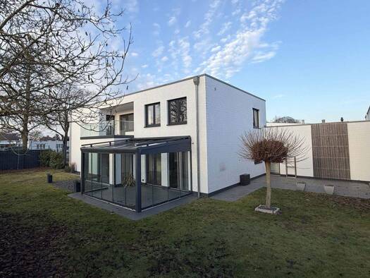 Haus zum Kauf 649.000 € 6 Zimmer 227 m² 2.001 m² Grundstück frei ab 01.02.2026 Nordhorn 48527