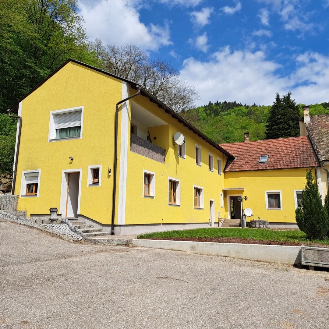 Mehrfamilienhaus zum Kauf 369.000 € 8 Zimmer 309 m²<br/>Wohnfläche 2.200 m²<br/>Grundstück Schönbühel an der Donau 3394