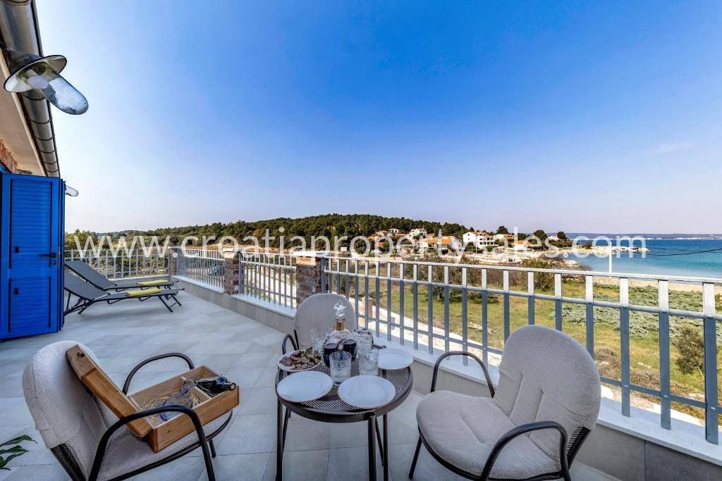 Haus zum Kauf 1.470.000 € 5 Zimmer 285 m²<br/>Wohnfläche Zadar