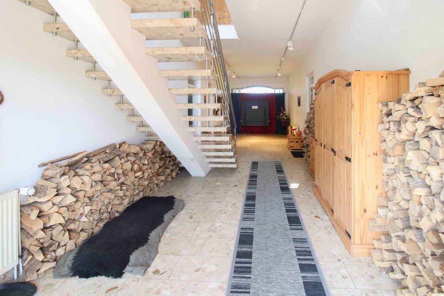 Immobilie in Groß Plasten - MFH mit 4 WE und 1 GE sowie Top-Potenzial in Feldrandlage zur flexiblen Nutzung - Bild 3