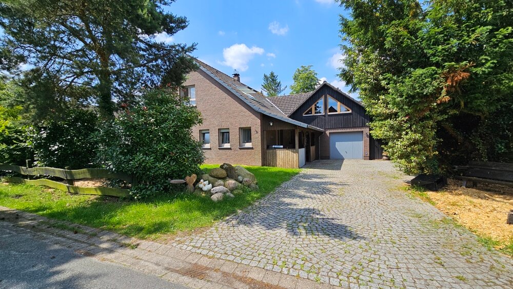 Einfamilienhaus zum Kauf provisionsfrei 358.000 € 5 Zimmer 211 m²<br/>Wohnfläche 1.060 m²<br/>Grundstück Borstel Borstel 27246