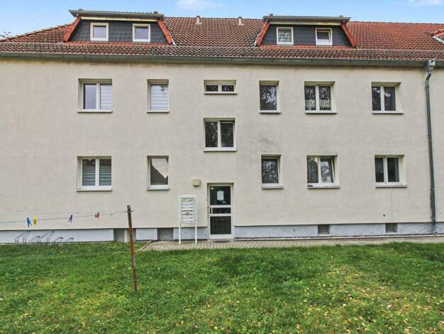 Wohnung zum Kauf 59.000 € 2 Zimmer 42,2 m² 2. Geschoss Zwenkau 04442