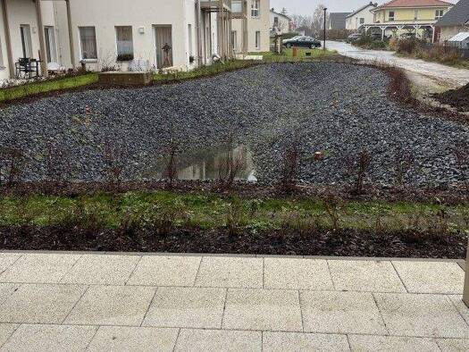 Wohnung zur Miete 555 € 2 Zimmer 42,9 m² Arnsdorf 01477