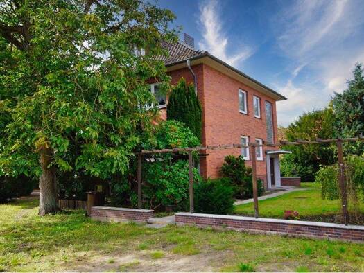 Einfamilienhaus zum Kauf 479.800 € 8 Zimmer 216 m² 1.473 m² Grundstück Kührener Straße 16 a Preetz 24211