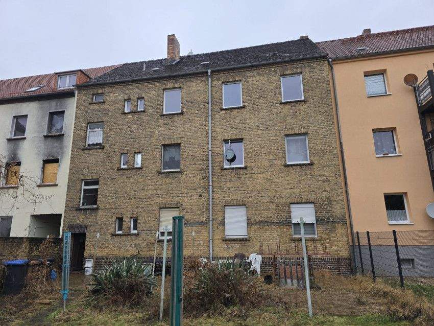 Immobilie in Bitterfeld-Wolfen - Mehrfamilienhaus mit 3 Wohneinheiten - Bild 2
