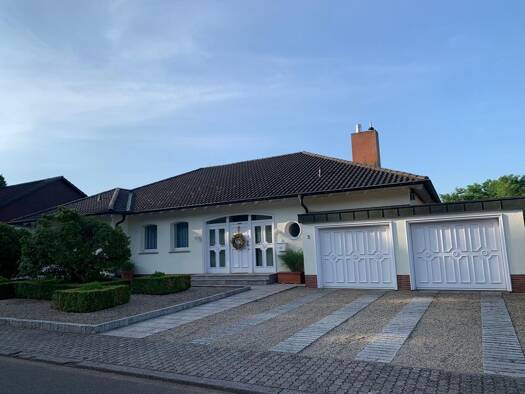 Bungalow zum Kauf 895.000 € 8 Zimmer 440 m² 1.270 m² Grundstück frei ab sofort Schwalbach Schwalbach 66773