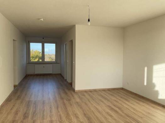 Wohnung zur Miete 499 € 3 Zimmer 78,6 m² 5. Geschoss Wilhelm-Leuschner-Straße 4 Borssum/Hilmarsum Emden 26725