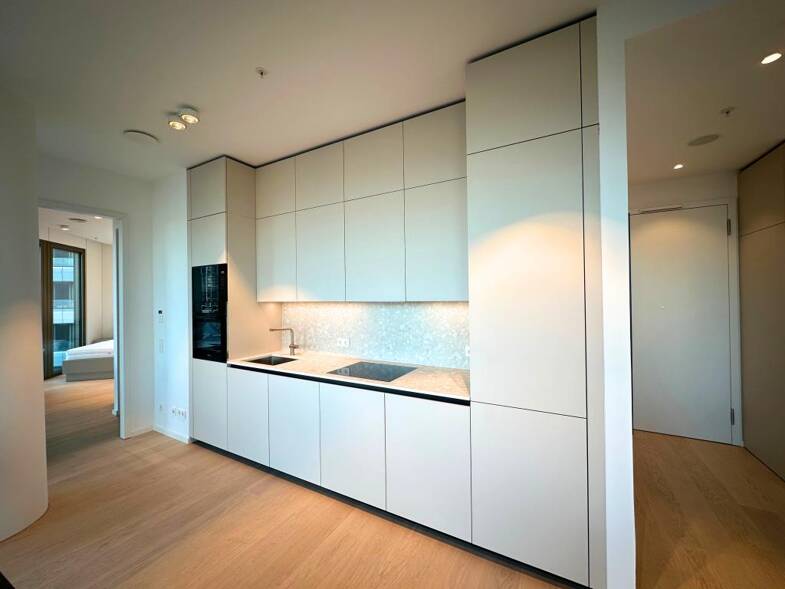 Wohnung zur Miete 3.720 € 2 Zimmer 67,6 m² 8. Geschoss Innenstadt Frankfurt am Main 60311