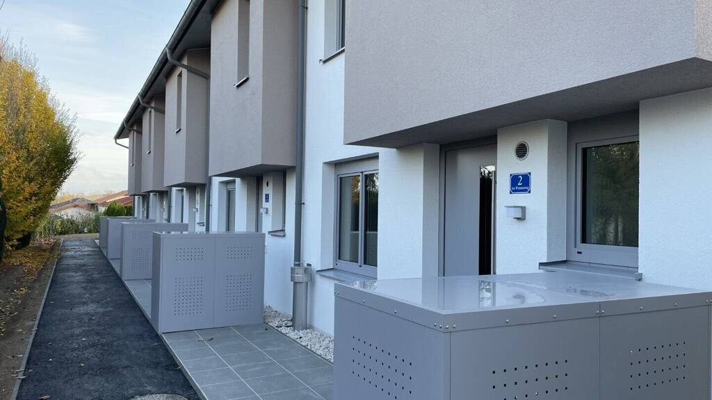 Reihenmittelhaus zur Miete - Erstbezug 1.156 € 4 Zimmer 106,5 m² 250,3 m² Grundstück Wendling 4741