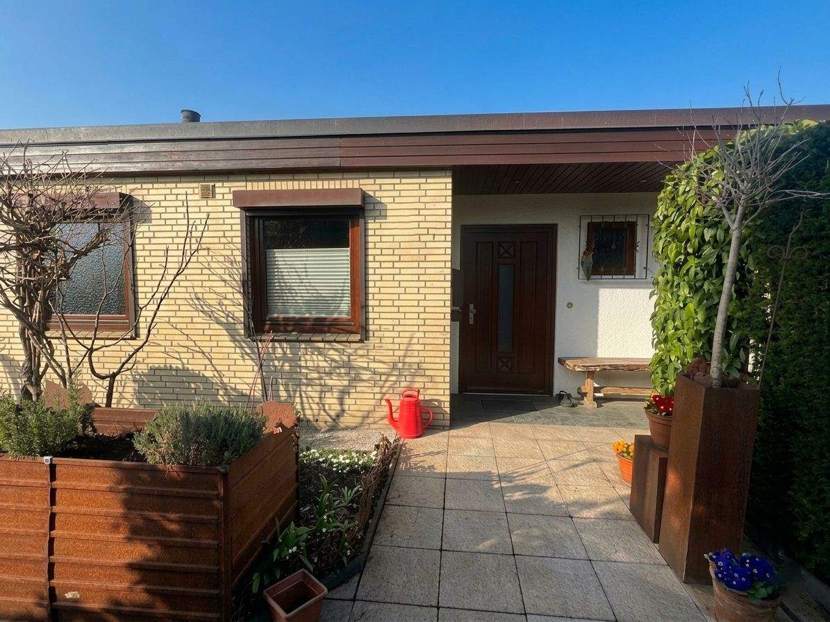 Immobilie in Ellerbek - Rendite-Juwel in Ellerbek! Wertstabiler Bungalow mit 149 m² Nutzfläche, 360 m² Grundstücksfläche & moderner Ausstattung! - Bild 1