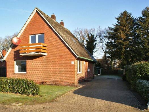 Einfamilienhaus zur Miete 1.100 € 4 Zimmer 122 m² 1.086 m² Grundstück Godensholt Apen / Godensholt 26689