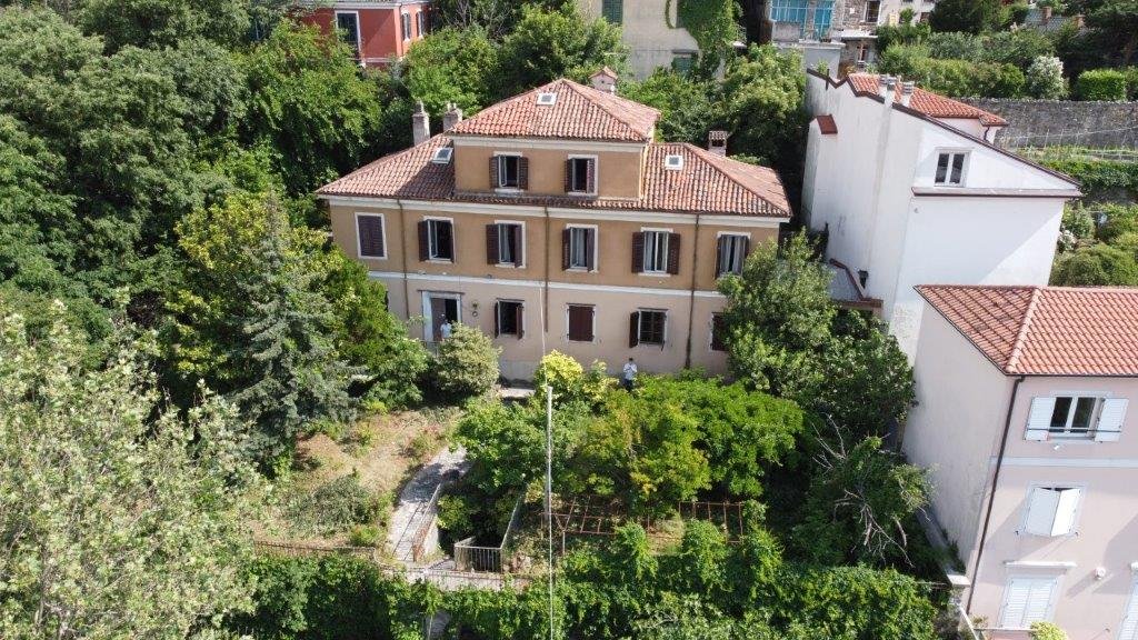 Herrenhaus zum Kauf 690.000 € 5 Zimmer 500 m²<br/>Wohnfläche 500 m²<br/>Grundstück ab sofort<br/>Verfügbarkeit via Pindemonte Trieste 34126