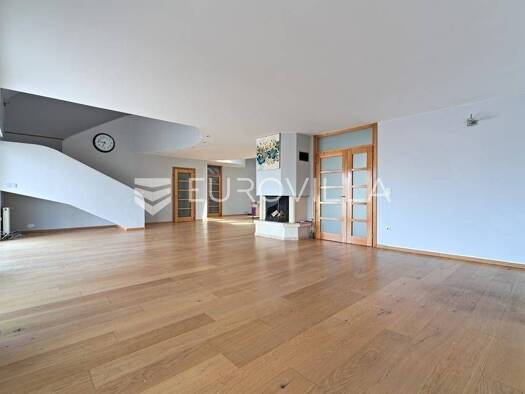 Wohnung zur Miete 2.200 € 4 Zimmer 260 m² 2. Geschoss Gornji grad / Centar Osijek