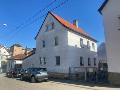 Mehrfamilienhaus zum Kauf 649.000 € 8 Zimmer 157 m² 179 m² Grundstück Zuffenhausen Stuttgart / Zuffenhausen 70435