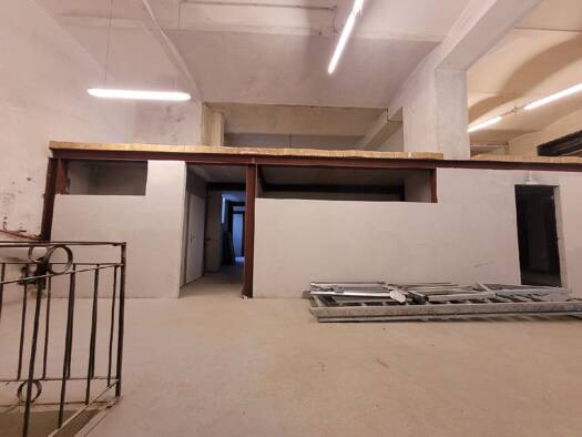 Laden zur Miete 7,31 € Wien 1140