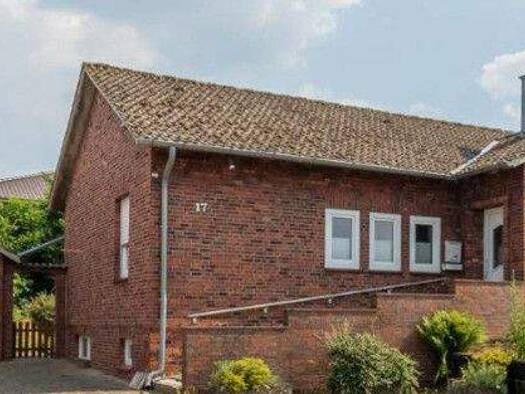 Einfamilienhaus zur Miete 1.200 € 4 Zimmer 110 m² 700 m² Grundstück frei ab 01.02.2026 Vechta 49377