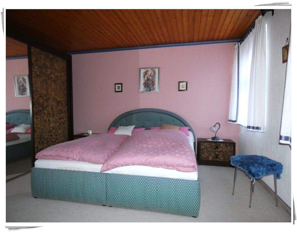 Immobilie in Dinkelsbühl - Einzigartiges Liebhaber-Objekt an der historischen Stadtmauer-  Foto-Motiv und Bau-Denkmal mit überraschend hohem Wo... - Bild 2