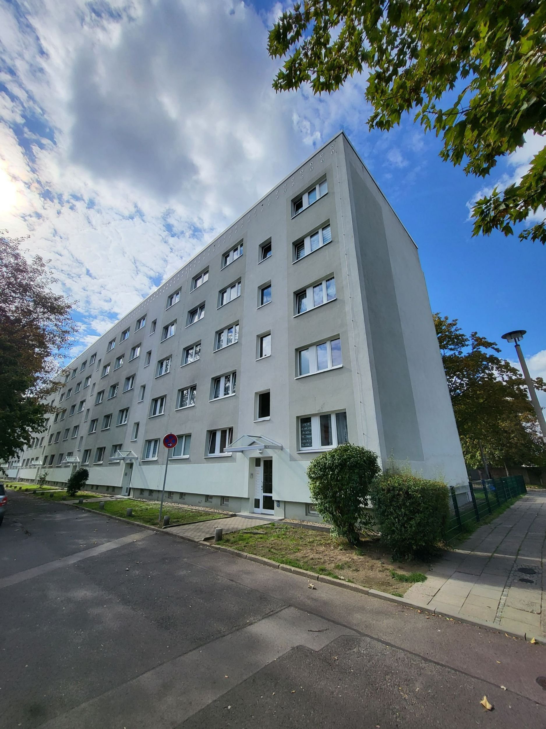 Wohnung zur Miete 338 € 2 Zimmer 49,8 m²<br/>Wohnfläche 2.<br/>Geschoss ab sofort<br/>Verfügbarkeit Förderstedter Str. 92 Semmelweisstraße Magdeburg 39112