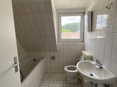 Wohnung zur Miete 309 € 2 Zimmer 33,7 m² Dachgeschoss, 2. Geschoss frei ab 30.08.2025 Auf dem Loh 4 Plettenberg Plettenberg 58840