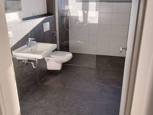 Wohnung zur Miete 430 € 1 Zimmer 37 m² 2. Geschoss frei ab 01.01.2026 Anton-Brandl-Platz 5 Aidenbach 94501