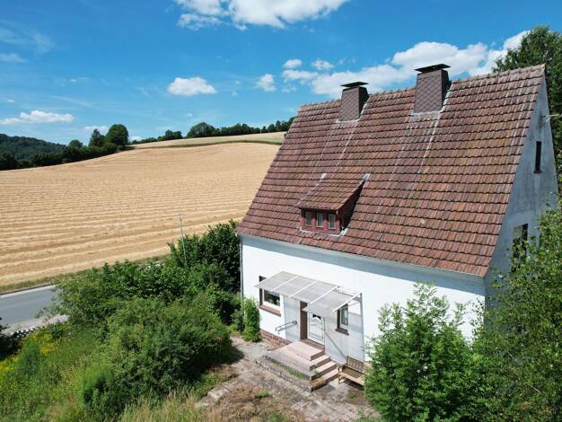 Einfamilienhaus zum Kauf 241.000 € 7 Zimmer 200 m² 4.200 m² Grundstück Derenbornstraße 16 Ottbergen Höxter 37671