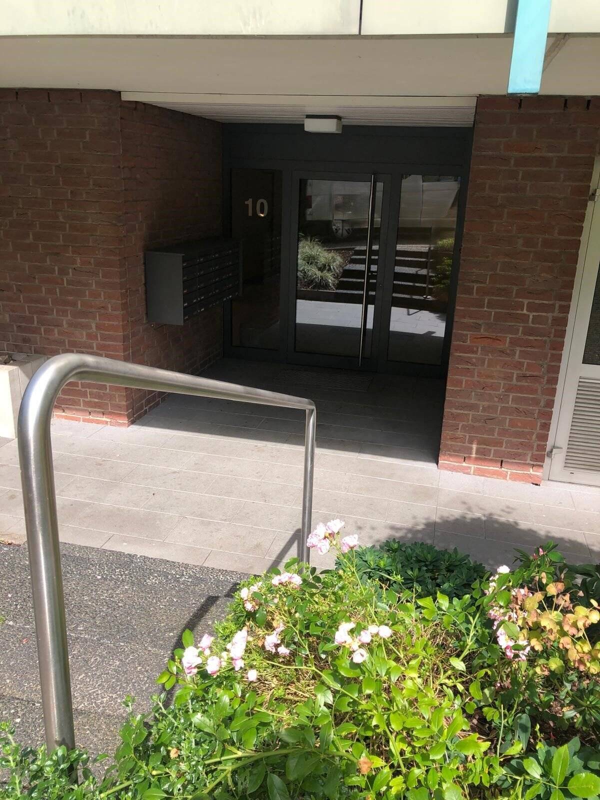 Property thumbnail 2