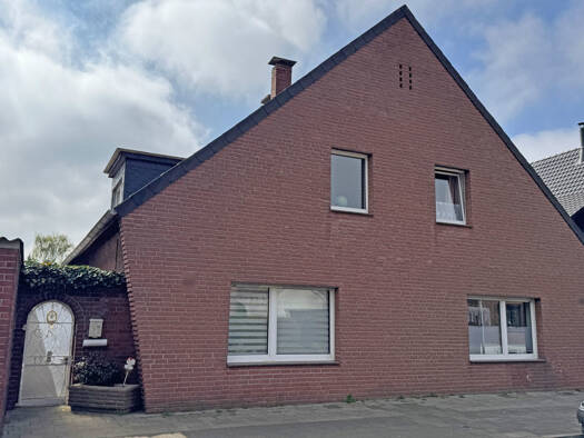 Einfamilienhaus zum Kauf 365.000 € 7 Zimmer 197 m² 422 m² Grundstück Wesel 46485