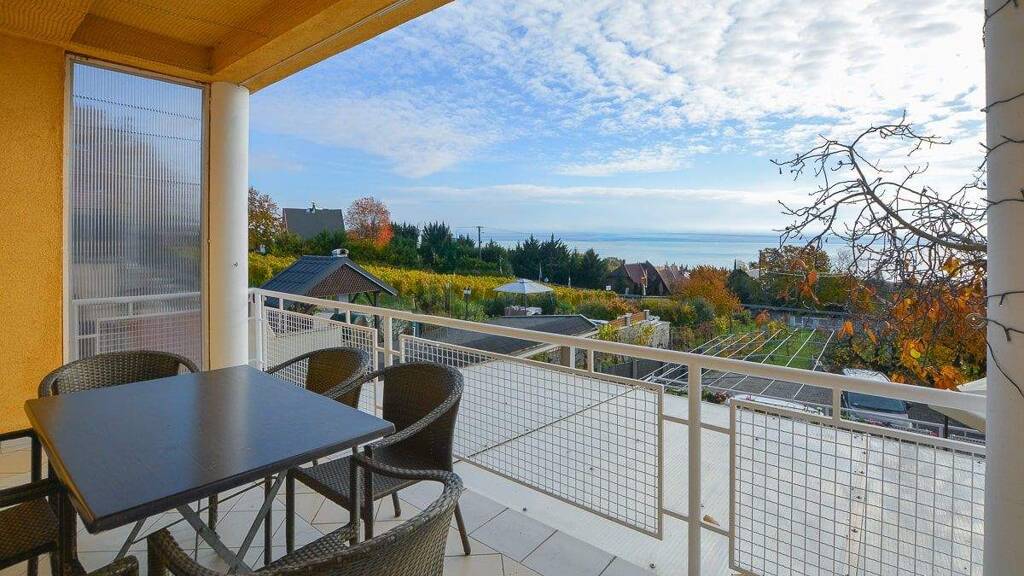 Studio zur Miete 540 € 4 Zimmer 90 m² 1. Geschoss frei ab sofort Balatongyörök 8313