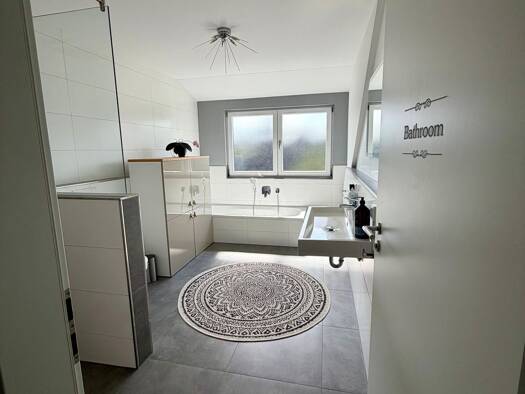 Wohnung zur Miete 980 € 3 Zimmer 115 m² Geschoss 2/3 frei ab 01.12.2026 Sintmann Weisendorf 91085