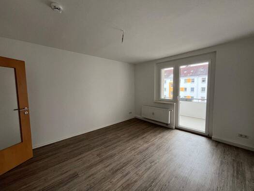 Wohnung zur Miete 370 € 3 Zimmer 60 m² 2. Geschoss frei ab sofort Ludwig Erhard Straße 16 Marienthal Zwickau 08060