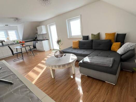 Wohnung zur Miete 840 € 2 Zimmer 80 m² Geschoss 1/2 frei ab 01.10.2026 Aßlschwang Freystadt 92342