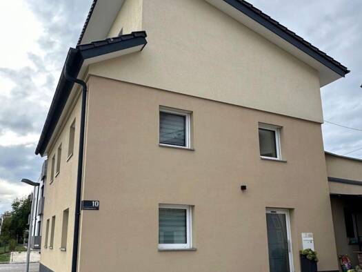 Einfamilienhaus zum Kauf provisionsfrei 410.000 € 4,5 Zimmer 156 m² 198 m² Grundstück Neudingen Donaueschingen 78166