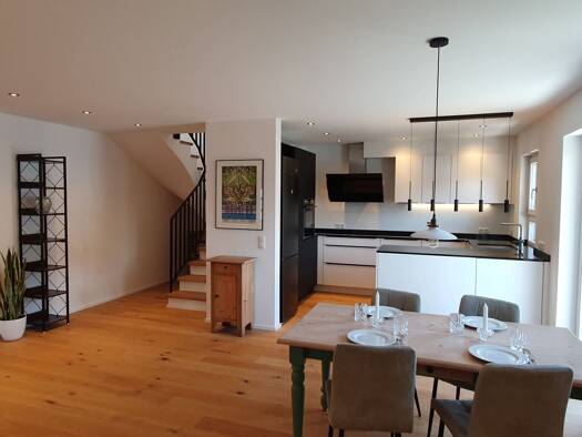 Maisonette zur Miete 2.580 € 3,5 Zimmer 100 m² Geschoss 1/3 frei ab sofort Neubiberg 85579