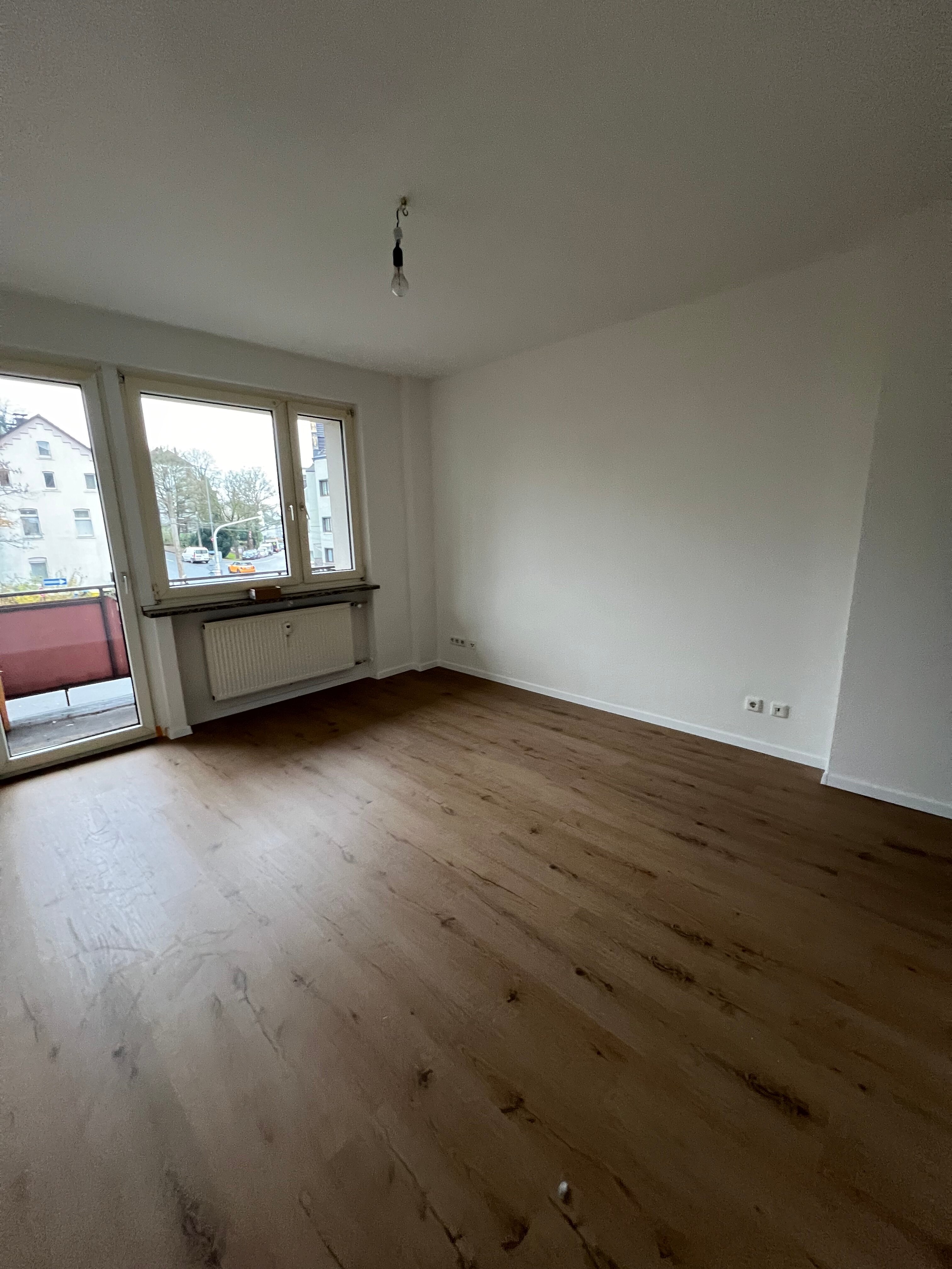 Wohnung zur Miete 250 € 1 Zimmer 25,5 m²<br/>Wohnfläche 1.<br/>Geschoss ab sofort<br/>Verfügbarkeit Kasernenstr. 42 Solingen - Innenstadt Solingen 42651