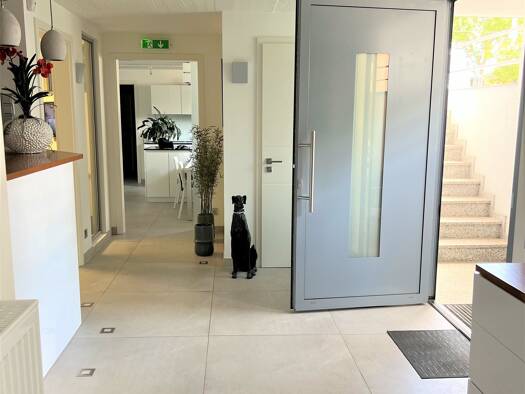 Bürofläche zur Miete 3.600 € 5 Zimmer 240 m² Bürofläche Neckarau Mannheim 68199