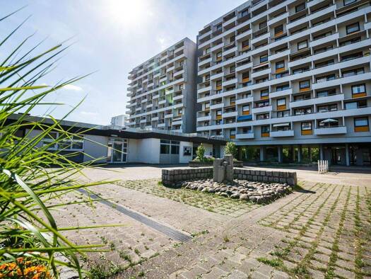 Wohnung zur Miete 997 € 3 Zimmer 84 m² 8. Geschoss frei ab 01.03.2026 Rostocker Str. 53/470 Bad Cannstatt Stuttgart 70376