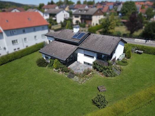 Einfamilienhaus zum Kauf 390.000 € 6 Zimmer 139 m² 1.300 m² Grundstück Solnhofen Solnhofen 91807