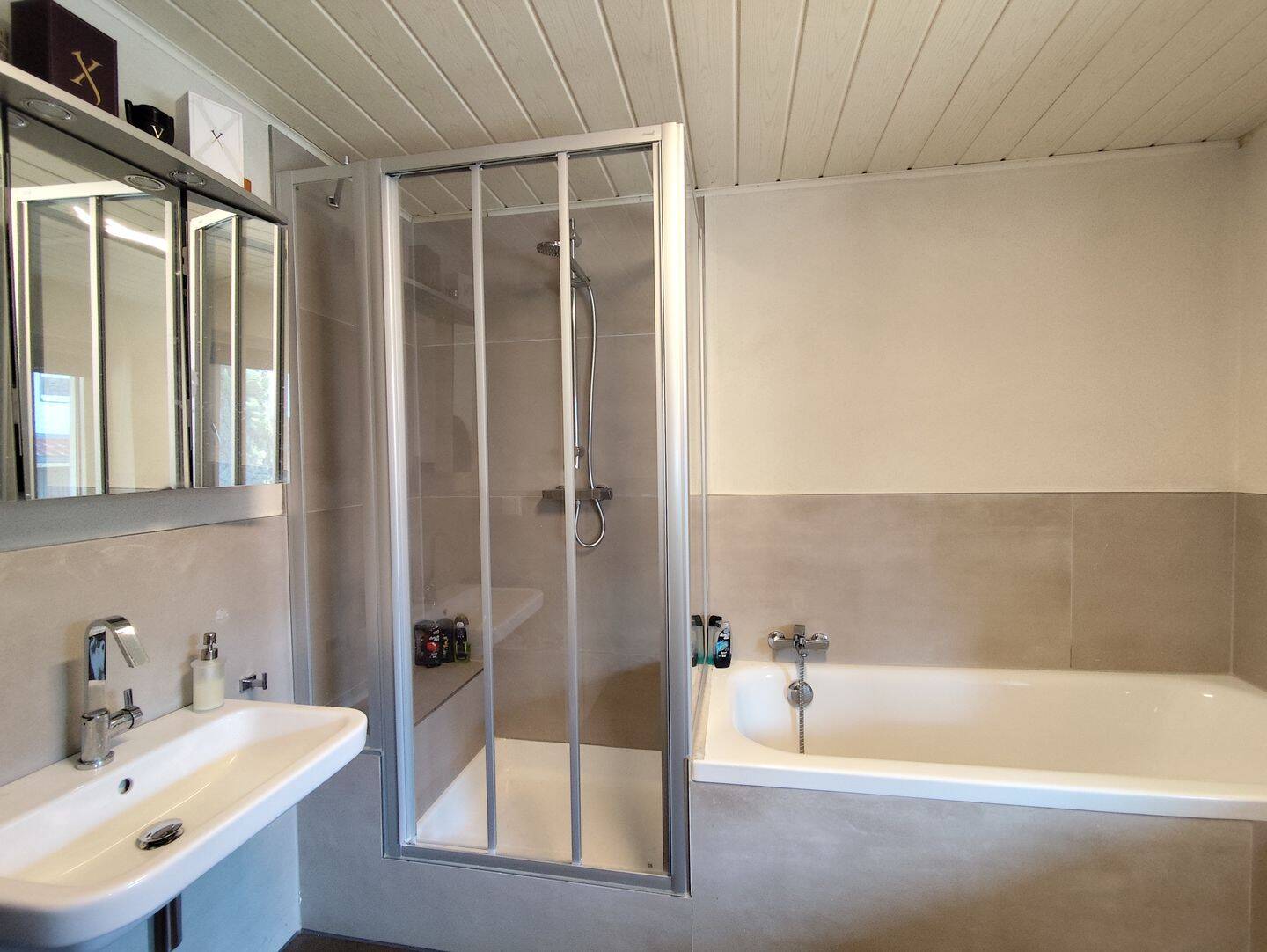 Immobilie in Immenreuth - Landleben Deluxe: Großzügiger Dreiseitenhof mit Werkstätten, Maschinenhalle und Gartenparadies in Immenreuth! - Bild 4