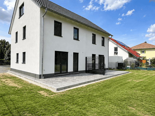 Doppelhaushälfte zum Kauf - Erstbezug 493.000 € 5 Zimmer 123 m² 488 m² Grundstück frei ab 01.11.2026 Erdmannshain Naunhof 04683