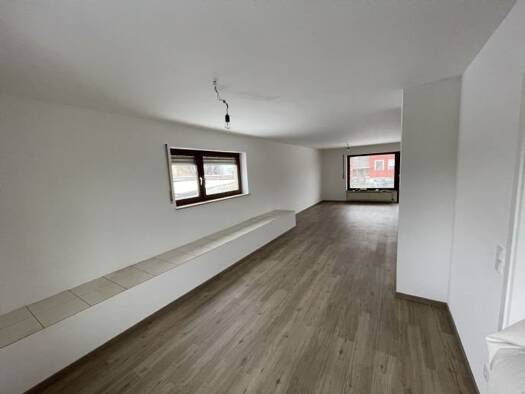 Wohnung zur Miete 1.100 € 3 Zimmer 104 m² 1. Geschoss frei ab 01.10.2026 Weinzierlein Zirndorf 90513