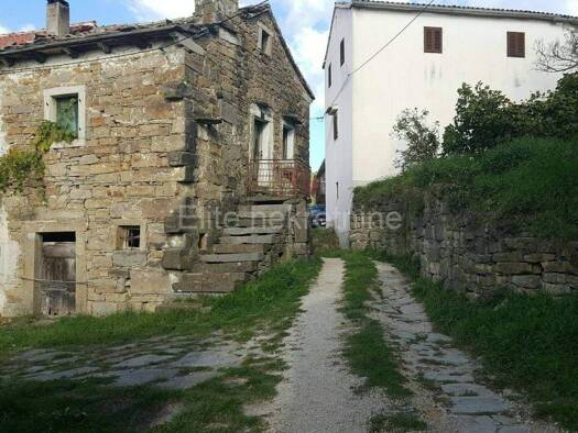 Haus zum Kauf 89.000 € 3 Zimmer 150 m² Buzet