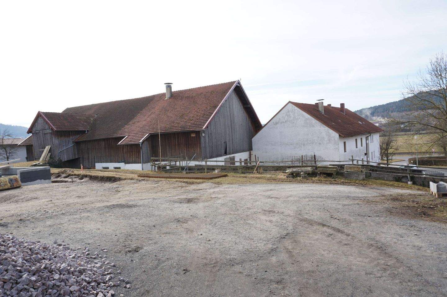 Immobilie in Runding - Seltene Gelegenheit: Zweifamilienhaus mit Nebengebäuden auf ehemaliger Hofstelle!!! - Bild 4