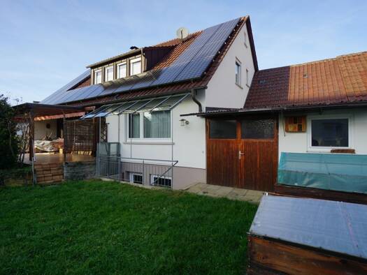 Einfamilienhaus zum Kauf 520.000 € 9 Zimmer 157 m² 541 m² Grundstück Dettingen an der Erms 72581