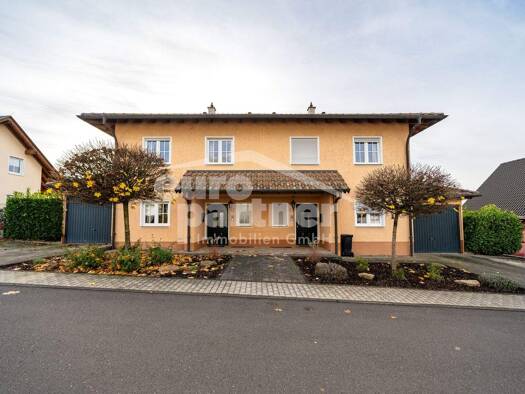 Doppelhaushälfte zum Kauf 299.000 € 4 Zimmer 117,6 m² 781 m² Grundstück Idar-Oberstein 55743