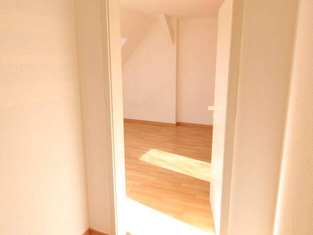 Wohnung zur Miete 468 € 3 Zimmer 72 m² frei ab sofort Albert-Ebert-Straße 9 Damaschkestraße Halle (Saale) 06130